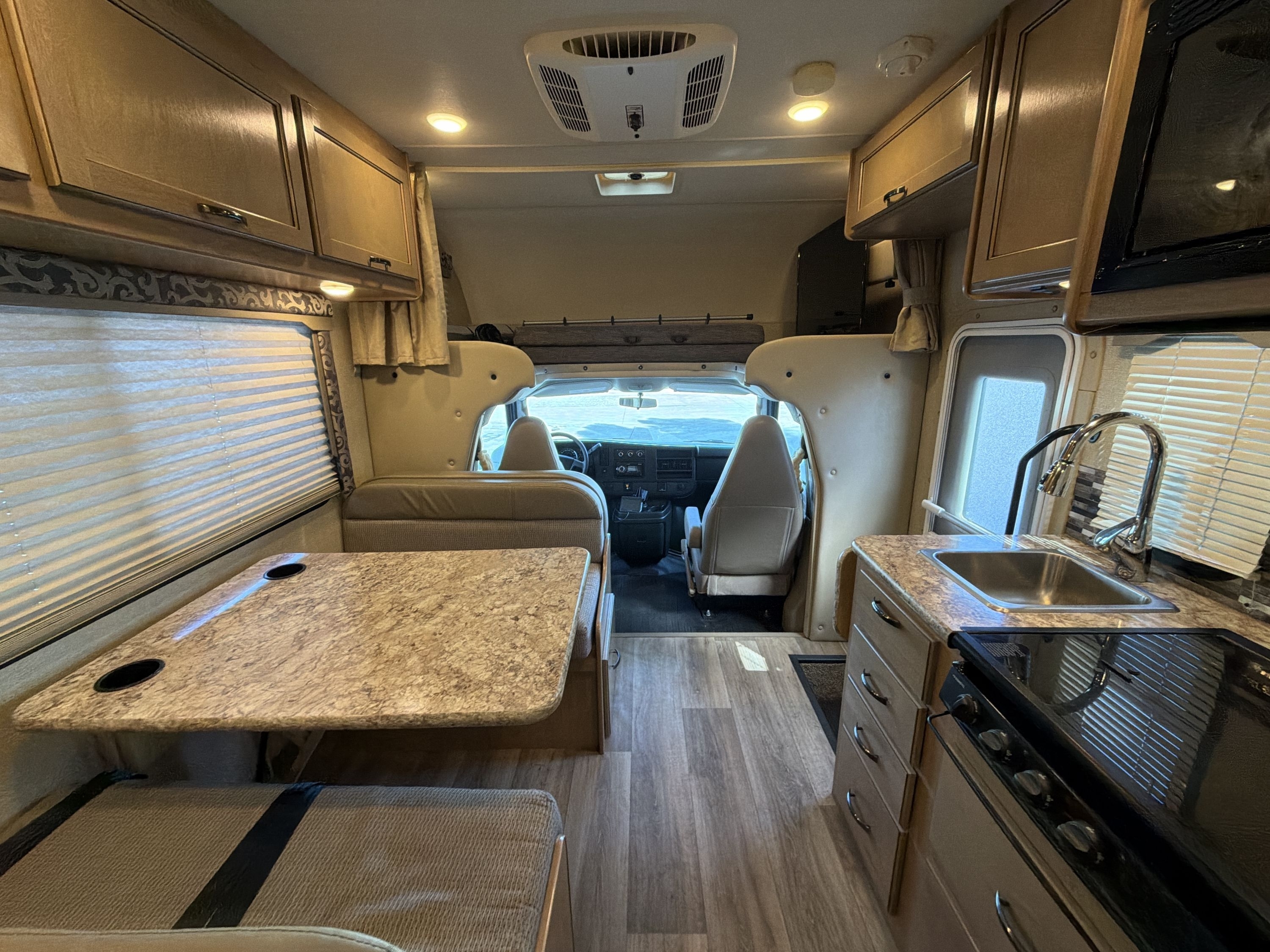 2018 Thor FOUR WINDS 22E in riverside CA