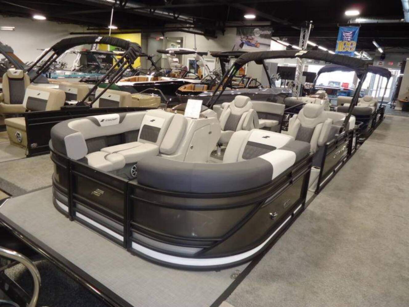 A photo of this 2026 Starcraft Marine SLS 3