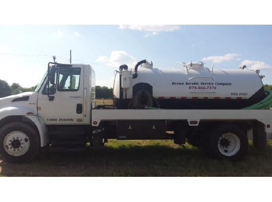 2013 INTERNATIONAL DURASTAR 4300 in Brookshire, TX