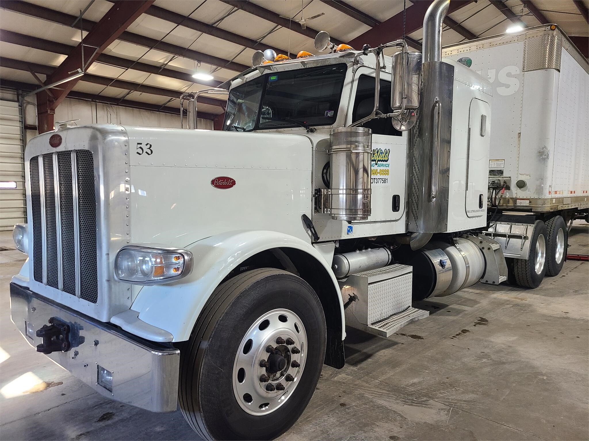 2015 PETERBILT 389 in Duncansville, PA