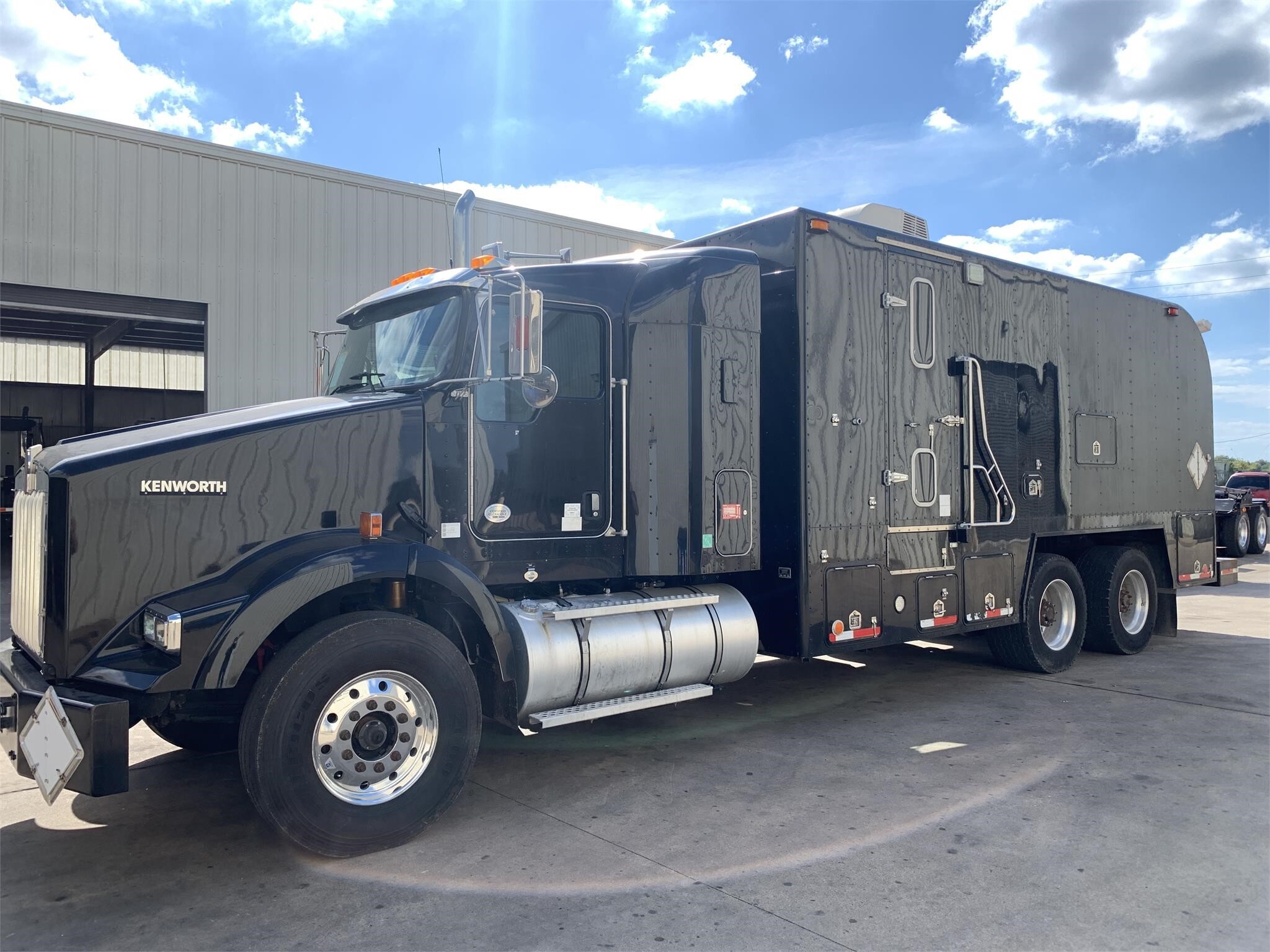 2015 KENWORTH T800 in Brookshire, TX