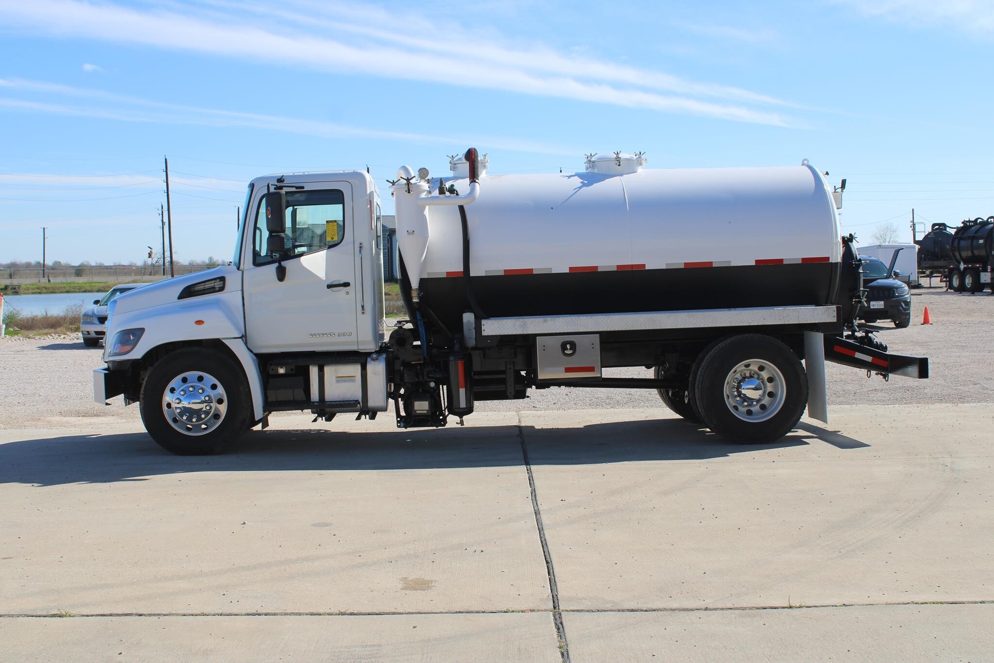 2020 HINO 338 in Brookshire, TX