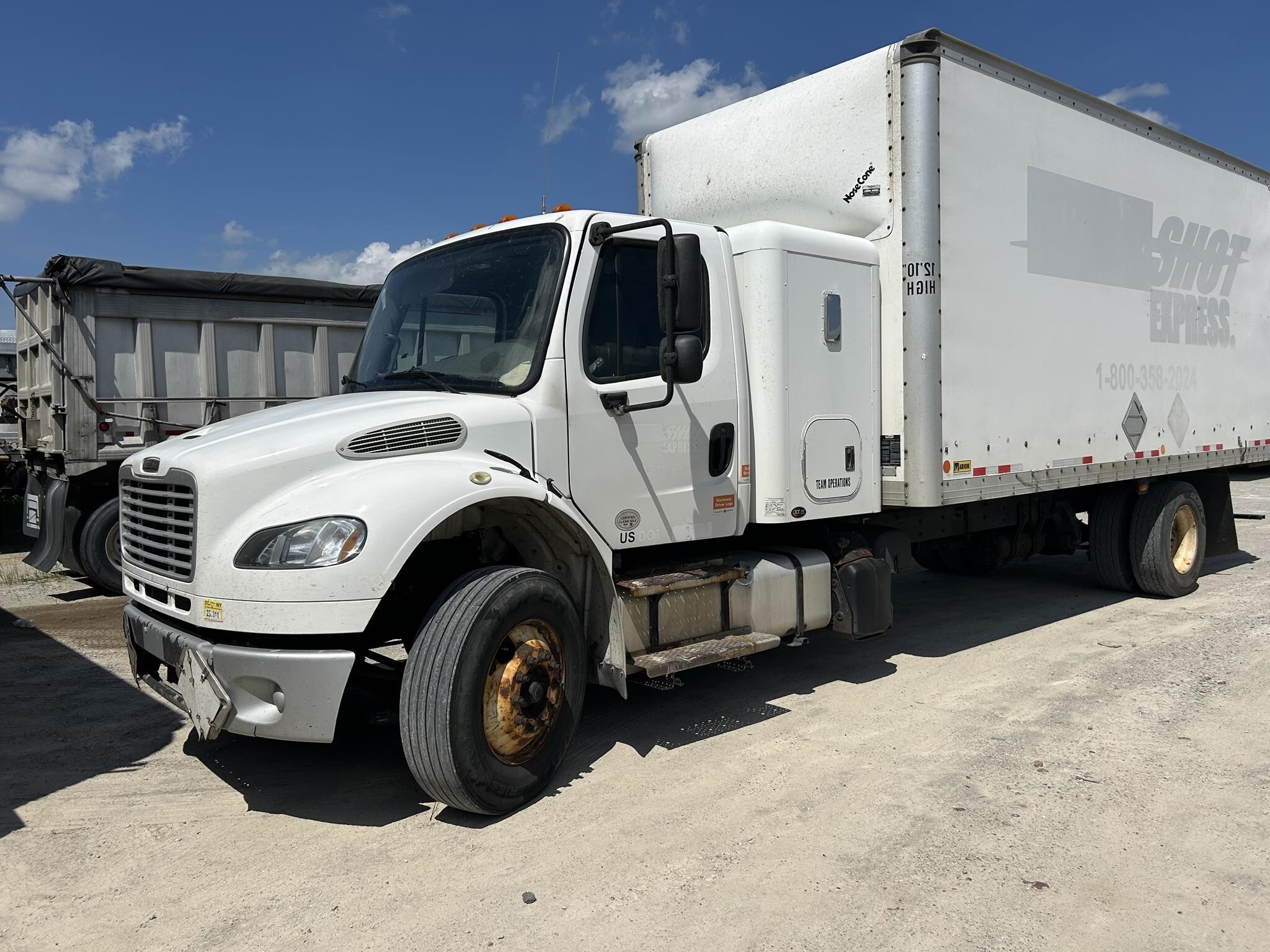 2015 FREIGHTLINER BUSINESS CLASS M2 106 in Covington, TN