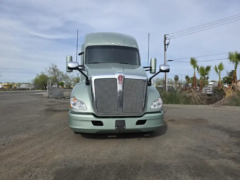 2021 KENWORTH T680