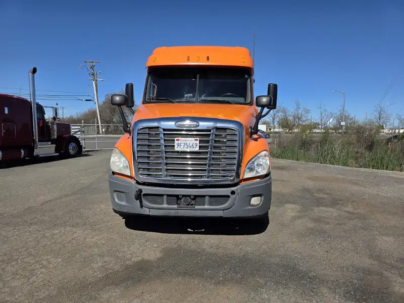 2013 FREIGHTLINER CASCADIA 125