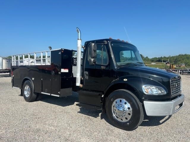 2017 FREIGHTLINER BUSINESS CLASS M2 106 in Chatham, VA