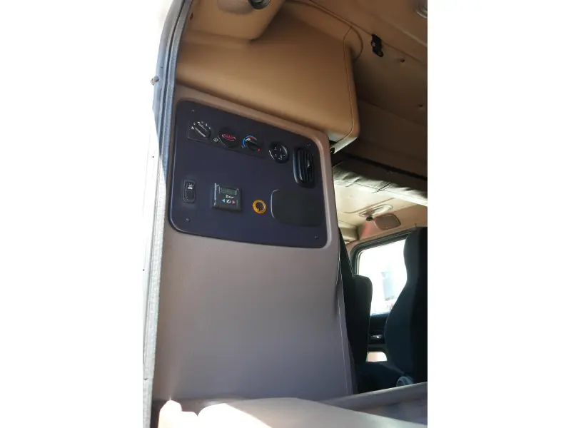 2020 PETERBILT 389