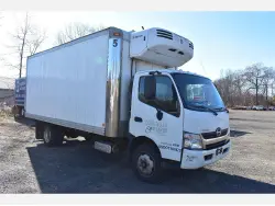2016 HINO 195