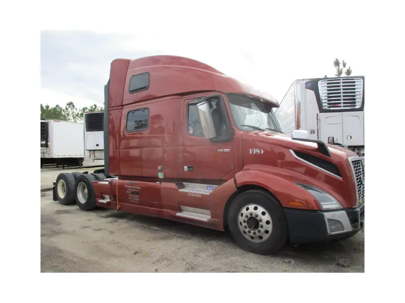 2020 VOLVO VNL64T860