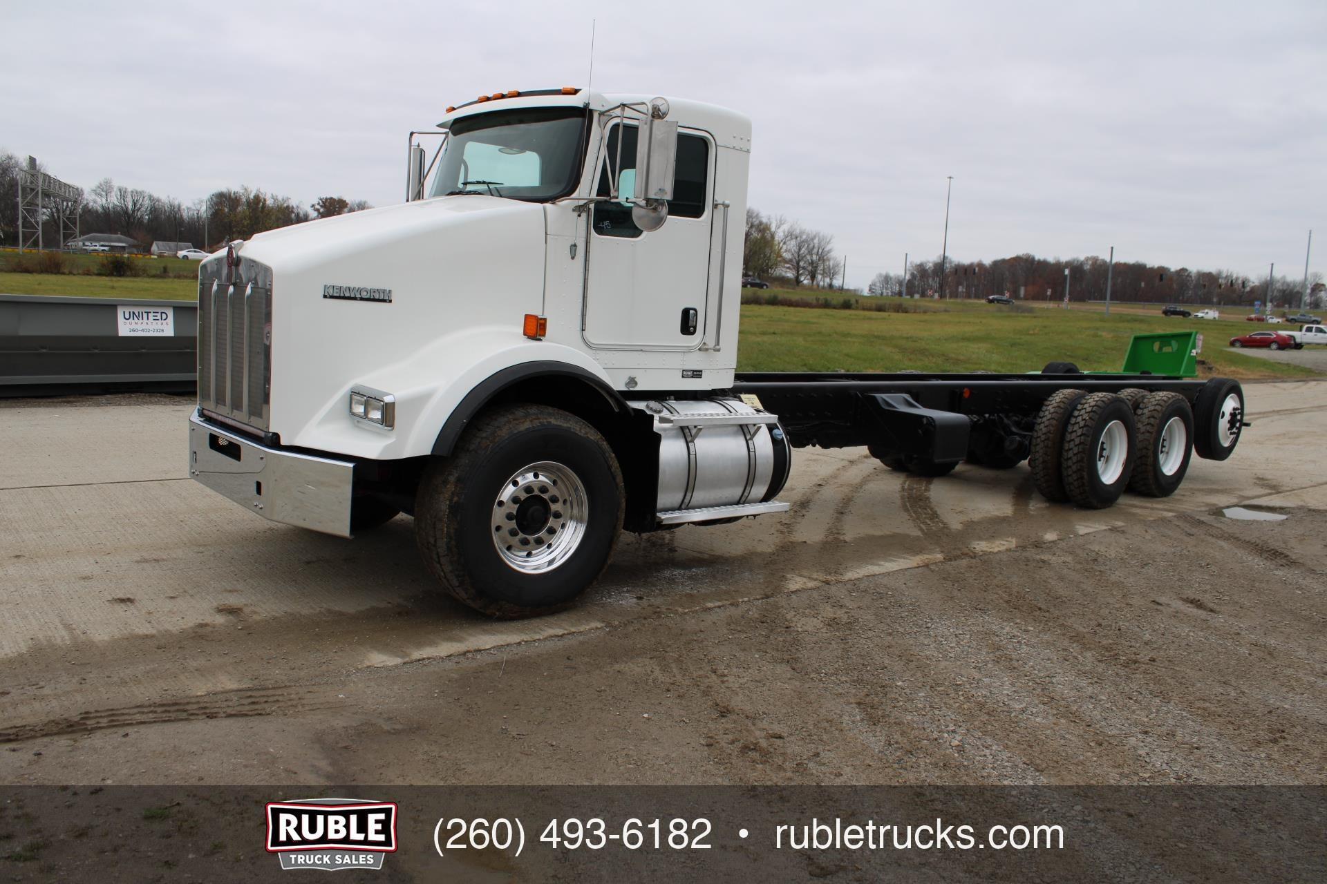 2013 KENWORTH T800 in New Haven, IN