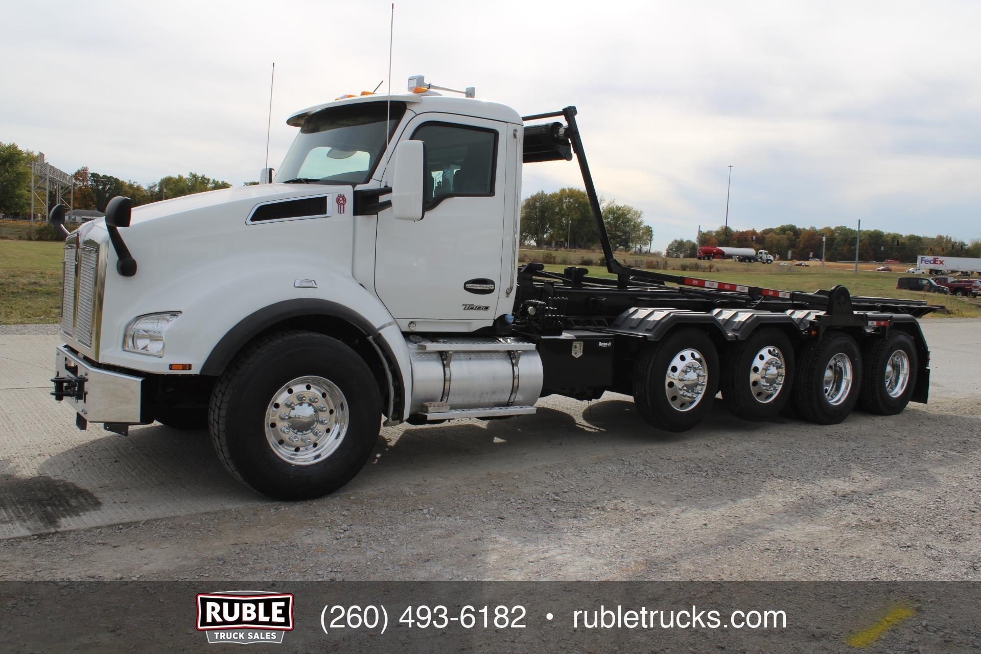 2023 KENWORTH T880 in New Haven, IN
