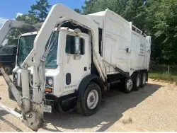 2003 MACK 600