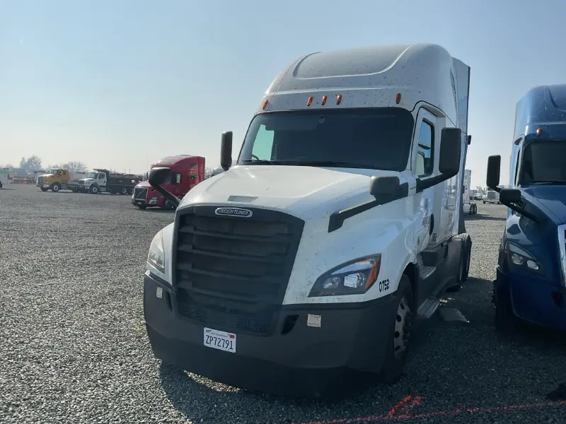 2020 FREIGHTLINER CASCADIA 126