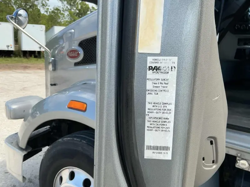 2021 PETERBILT 567