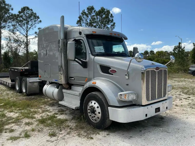 2021 PETERBILT 567
