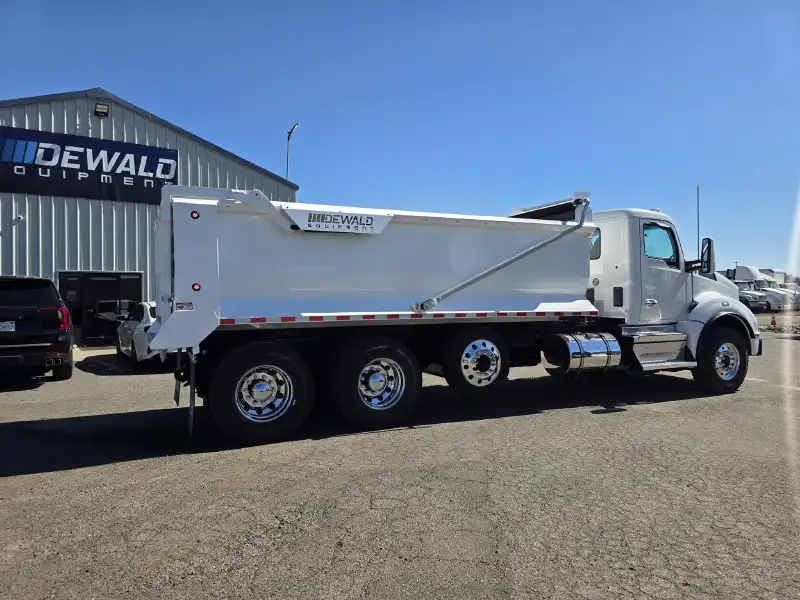 2022 KENWORTH T880