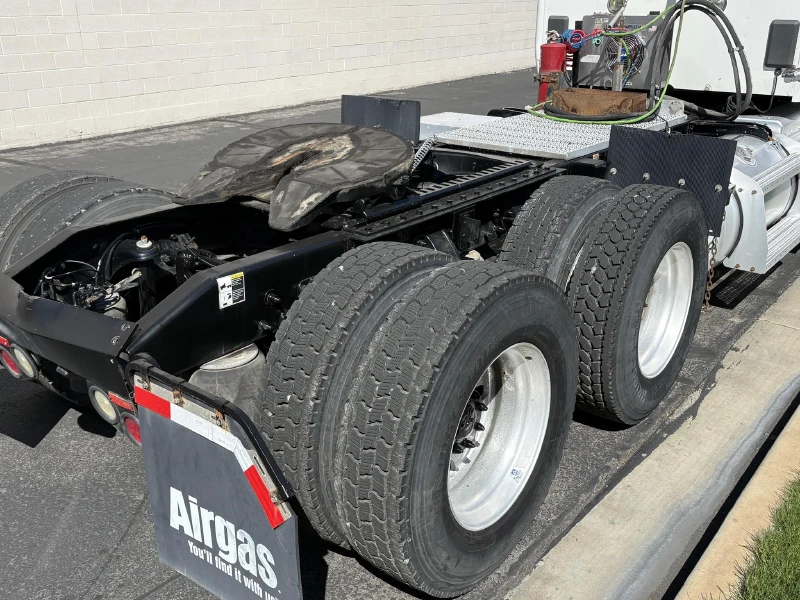 2017 PETERBILT 579