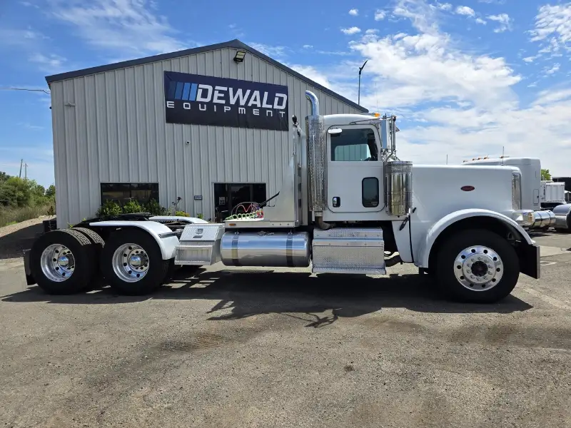 2013 PETERBILT 388