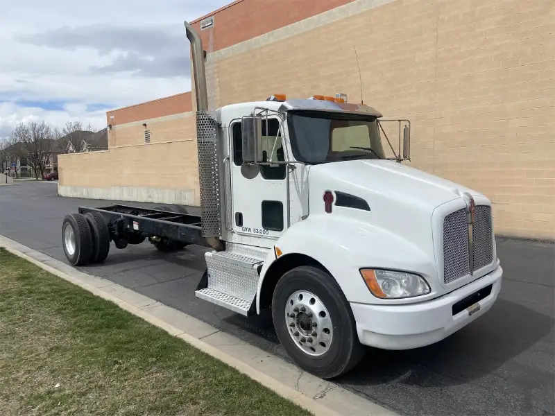 2011 KENWORTH T370