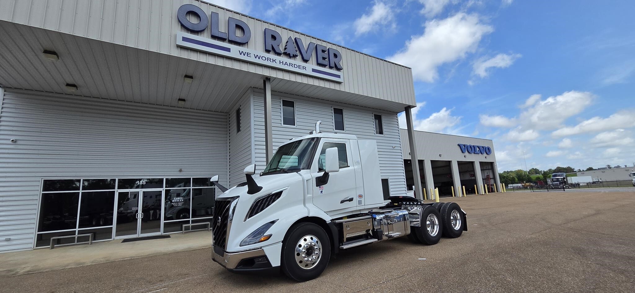 2027 VOLVO VNR64T300 in Richland, MS