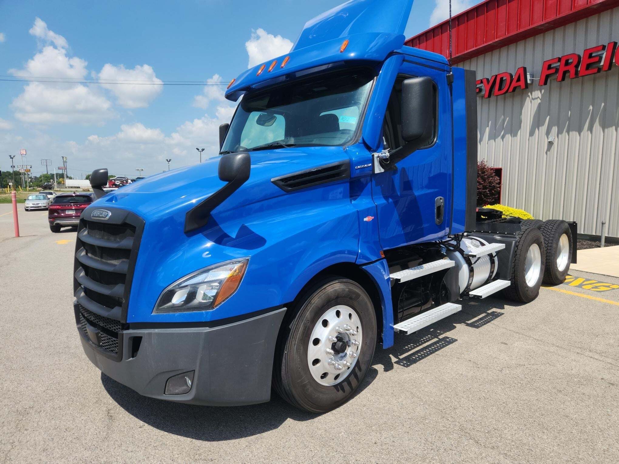 2020 FREIGHTLINER CASCADIA 125 in Youngstown, OH
