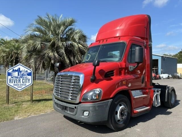 2017 FREIGHTLINER CASCADIA 113 in Jacksonville, FL