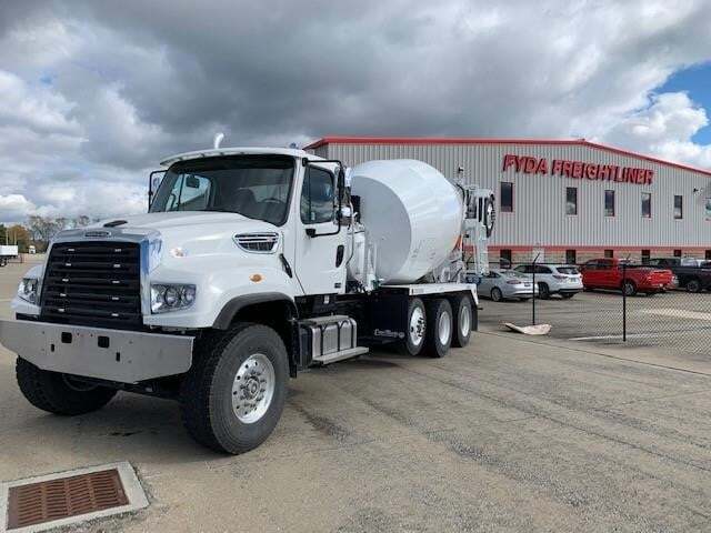 2027 FREIGHTLINER 114SD in Zanesville, OH