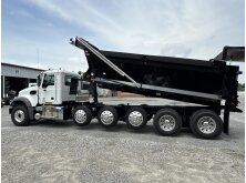 5 Key Features to Look for in a Commercial Truck for Construction image