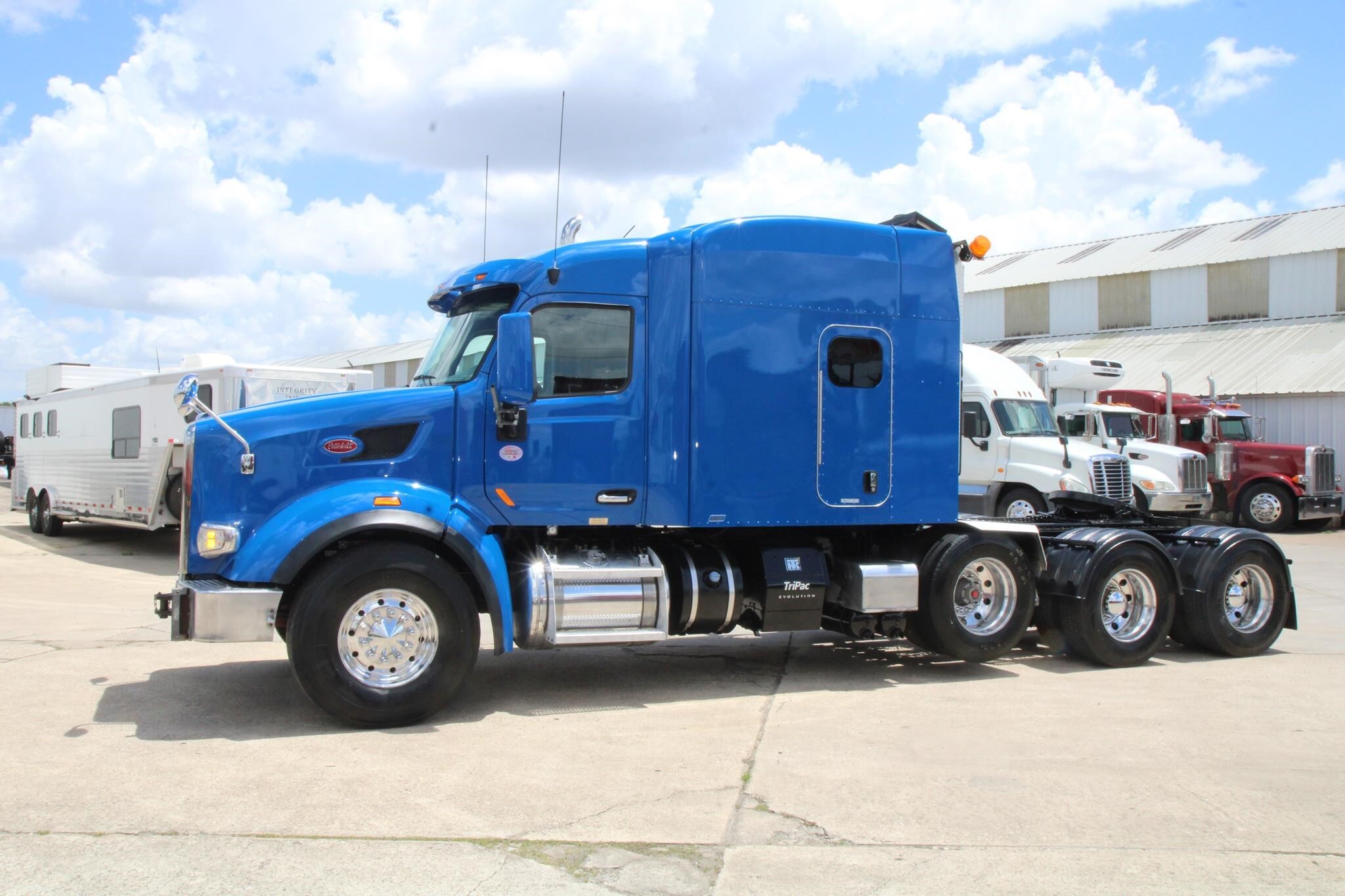 2020 PETERBILT 567 in Houston, TX