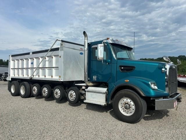 2023 FREIGHTLINER 122SD in Chatham, VA