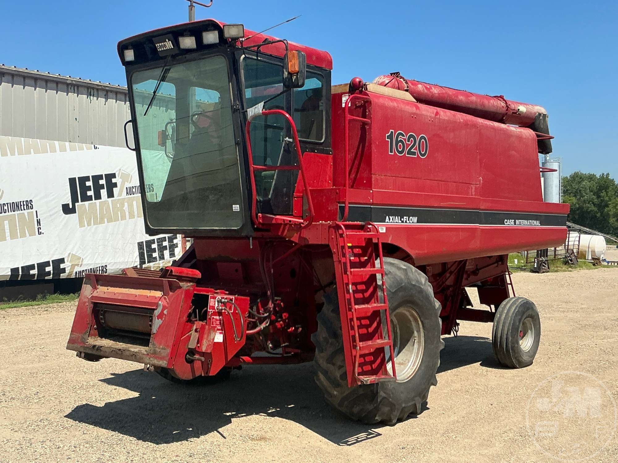 1990 CASE INTERNATIONAL 1620 in Glencoe, MN