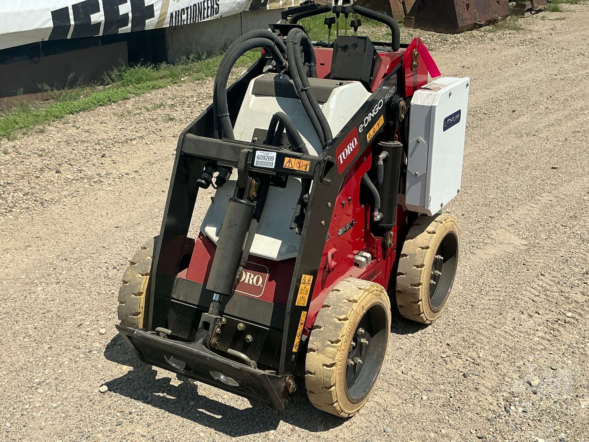 2020 TORO E-DINGO 500 in Glencoe, MN