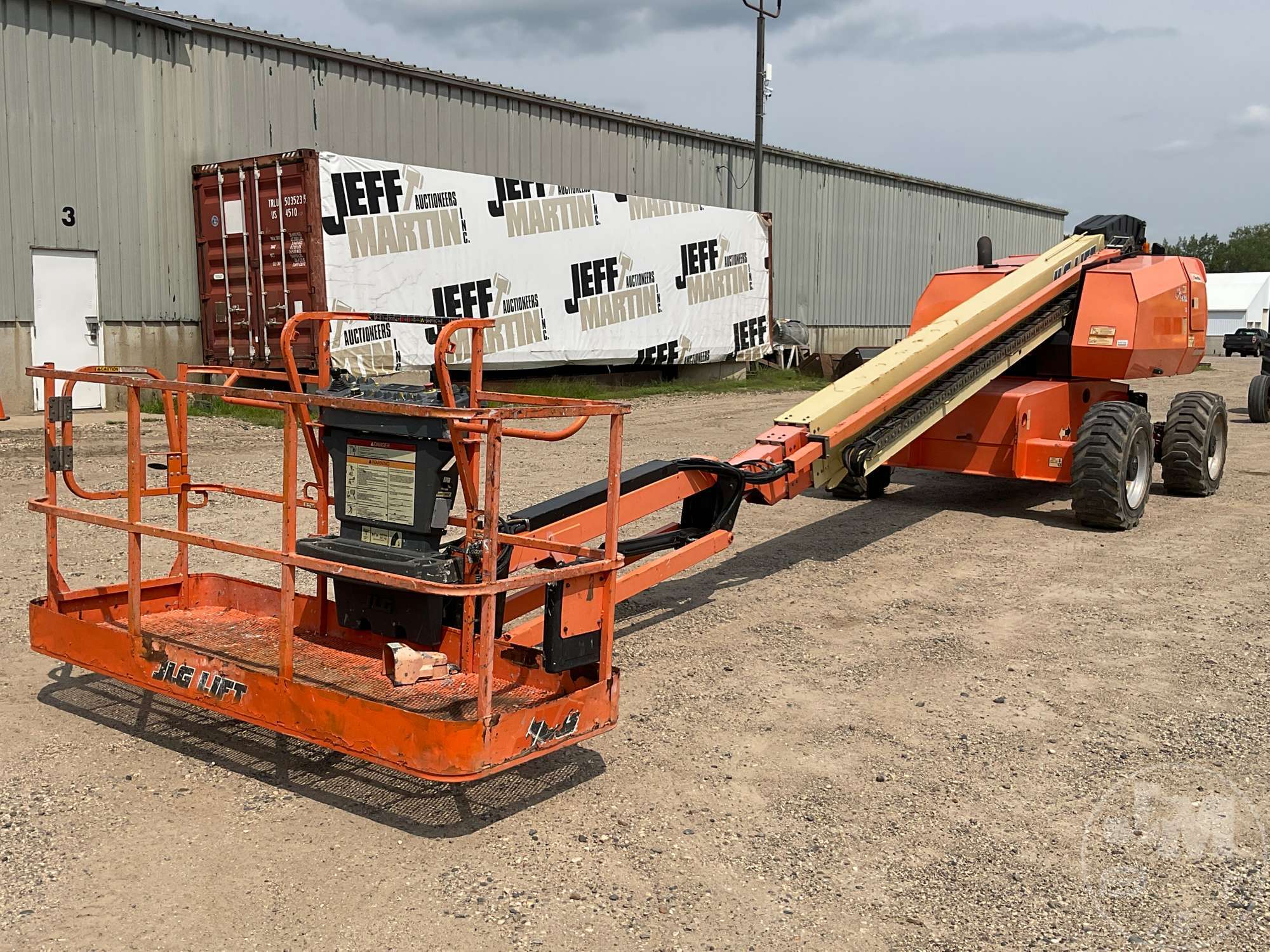 2015 JLG 660SJ in Glencoe, MN