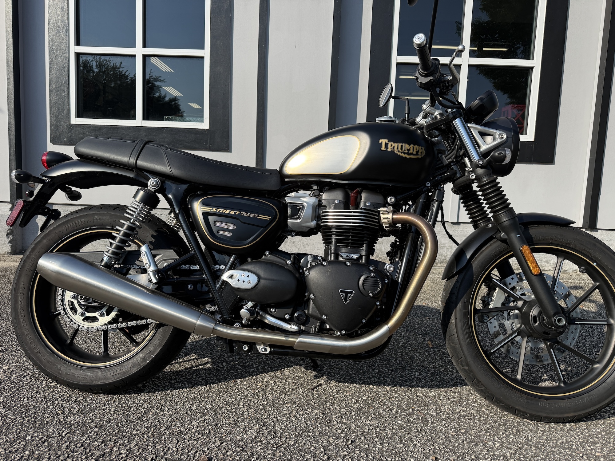 2022 Triumph STREET TWIN GOLD LINE BASE in North Charleston, SC