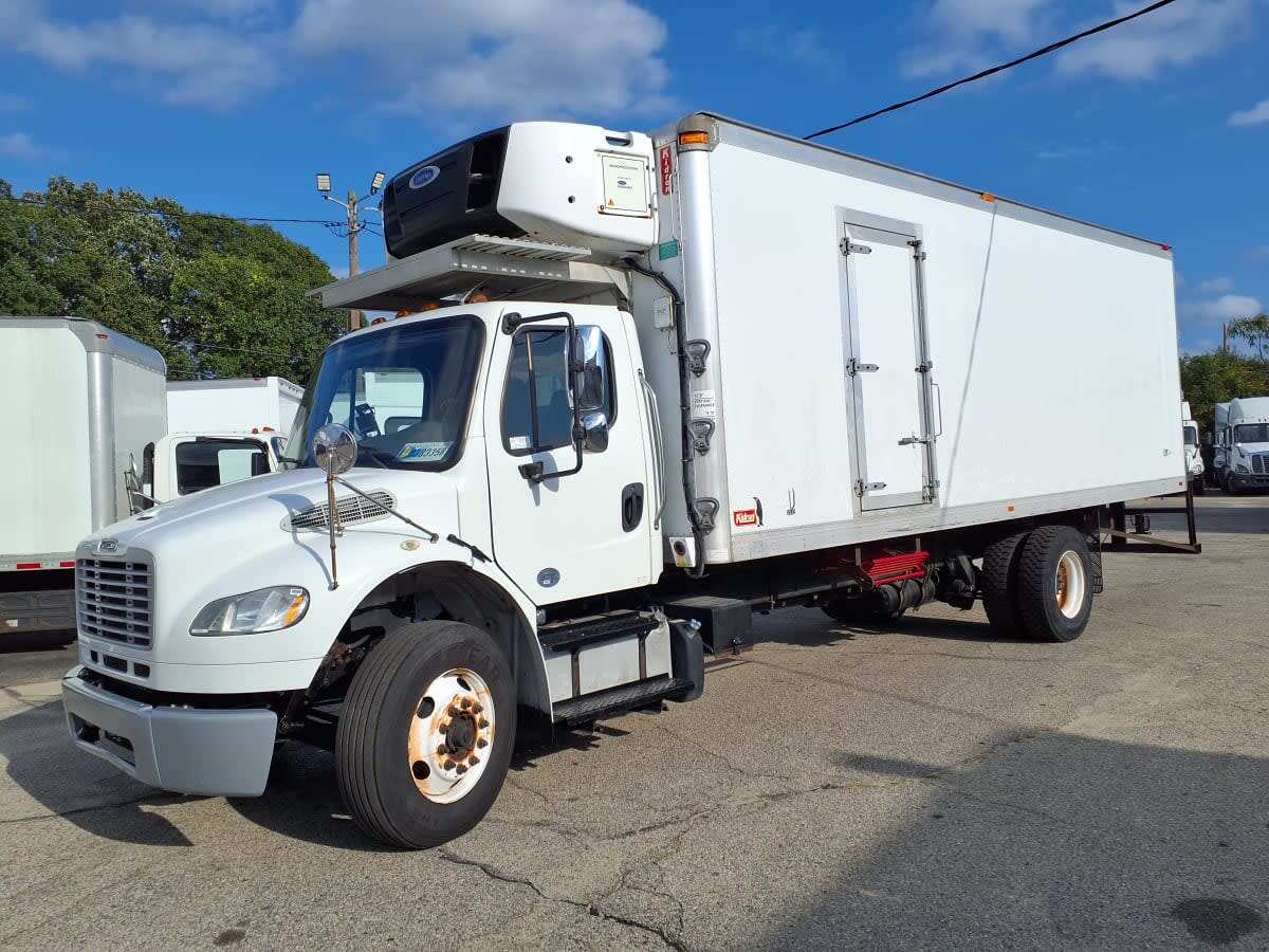 2016 FREIGHTLINER BUSINESS CLASS M2 106 in Warwick, RI