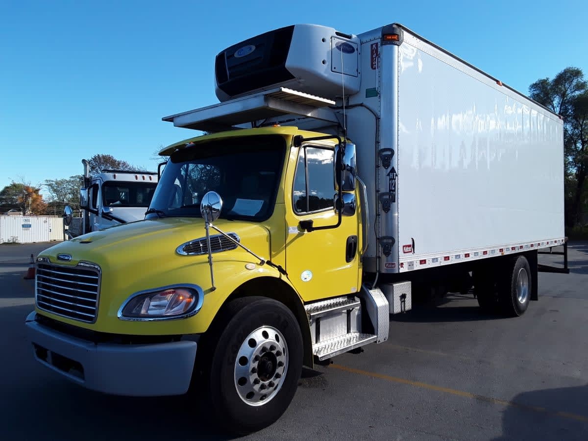 2018 FREIGHTLINER BUSINESS CLASS M2 106 in Salisbury, MA