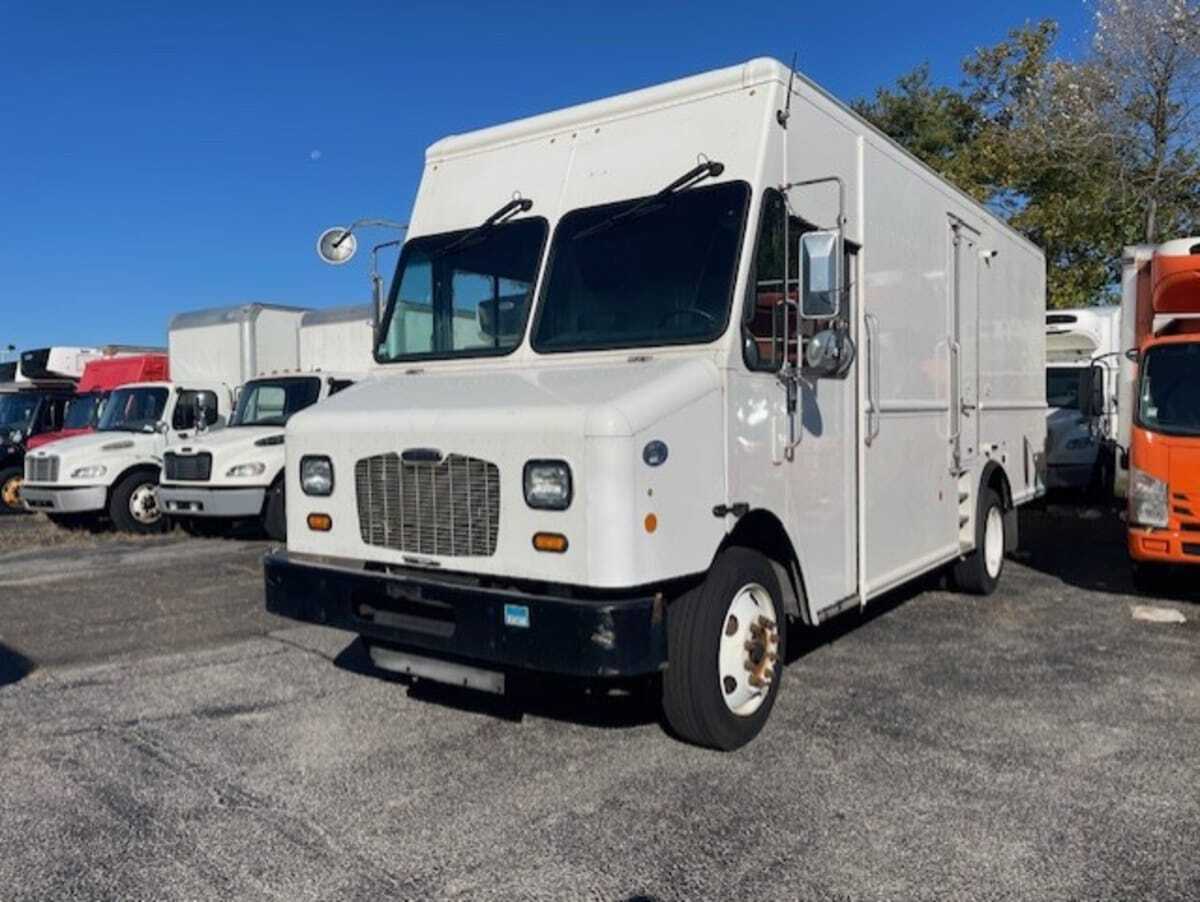 2017 FRTLR CUSTOM CHASSIS CORP MT55 in Farmingdale, NY