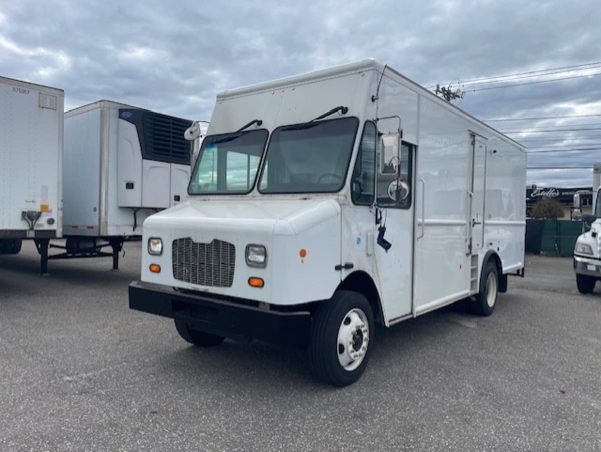 2017 FRTLR CUSTOM CHASSIS CORP MT55 in Farmingdale, NY