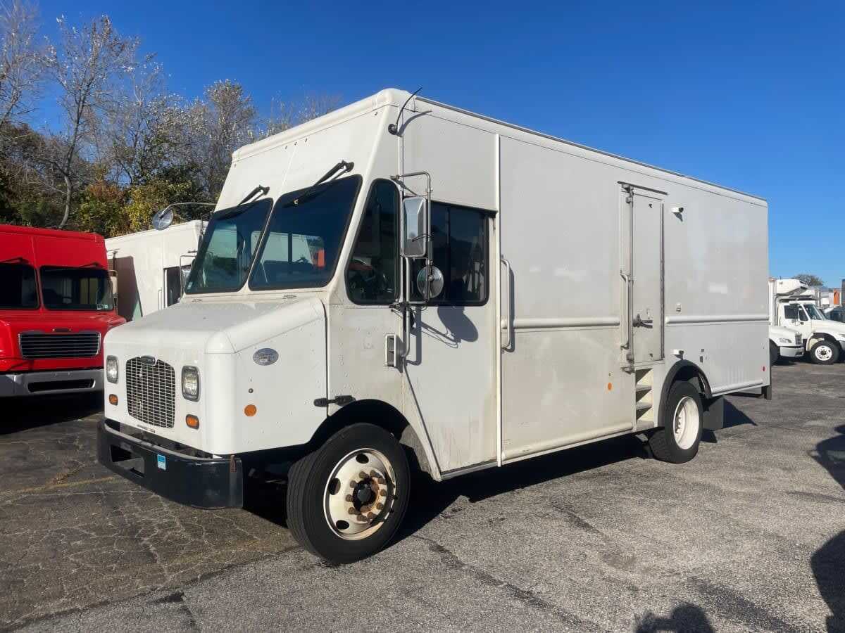 2017 FRTLR CUSTOM CHASSIS CORP MT55 in Farmingdale, NY