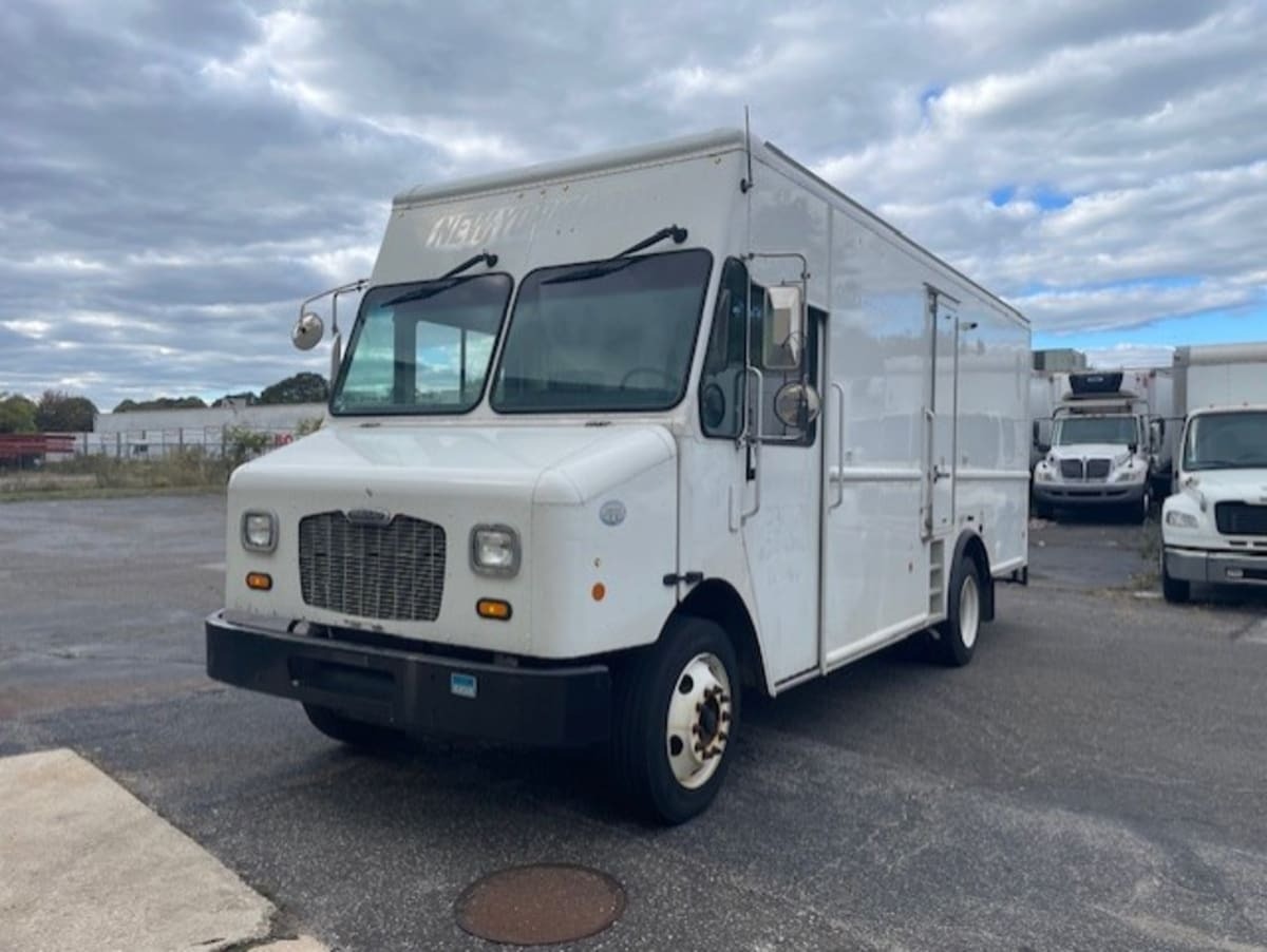 2017 FRTLR CUSTOM CHASSIS CORP MT55 in Farmingdale, NY
