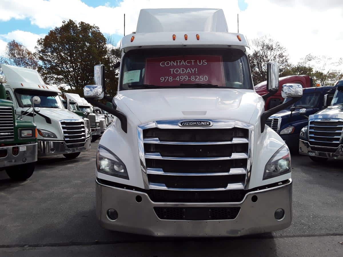 2020 FREIGHTLINER CASCADIA 116 in Salisbury, MA