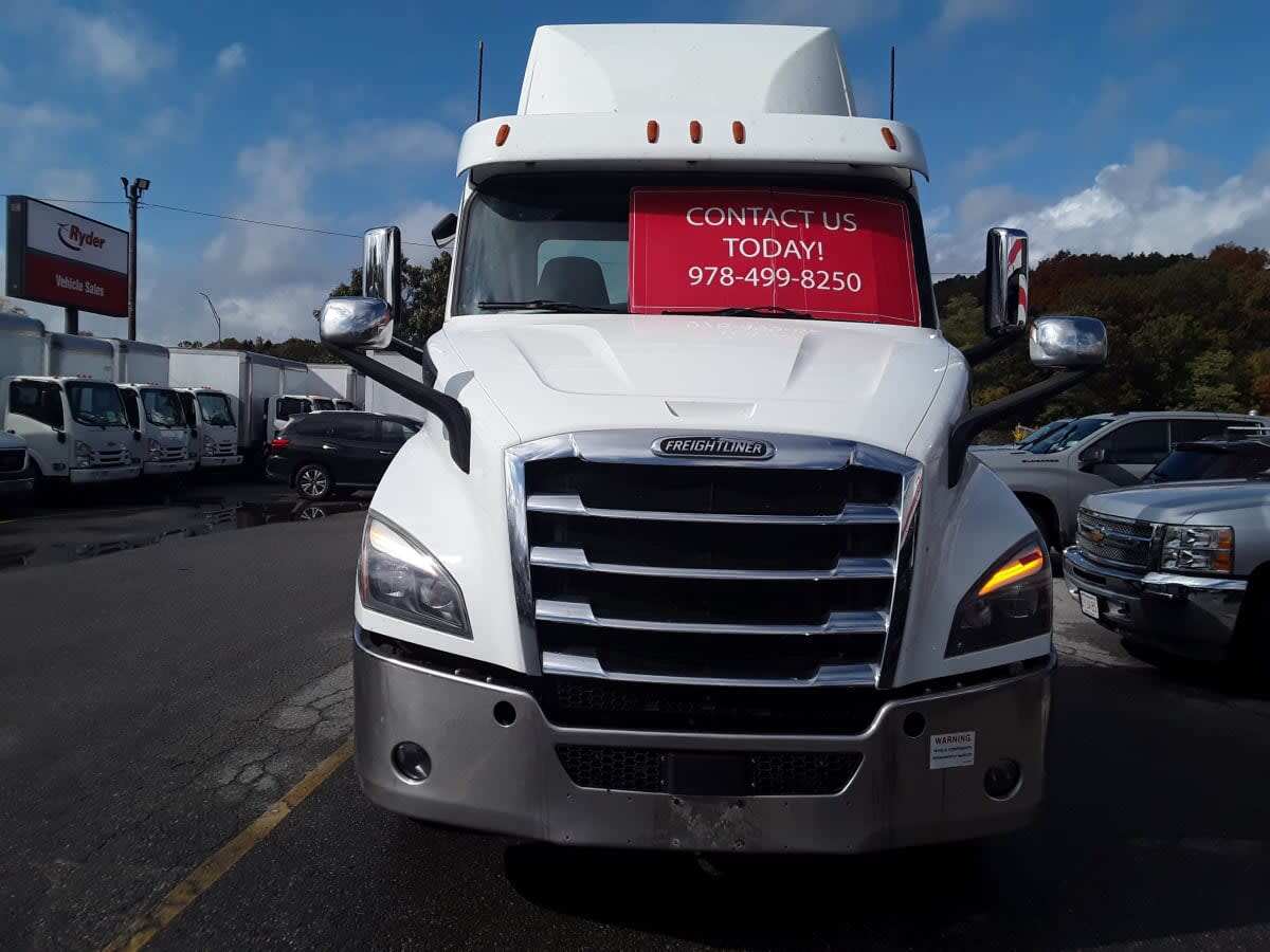 2020 FREIGHTLINER CASCADIA 116 in Salisbury, MA