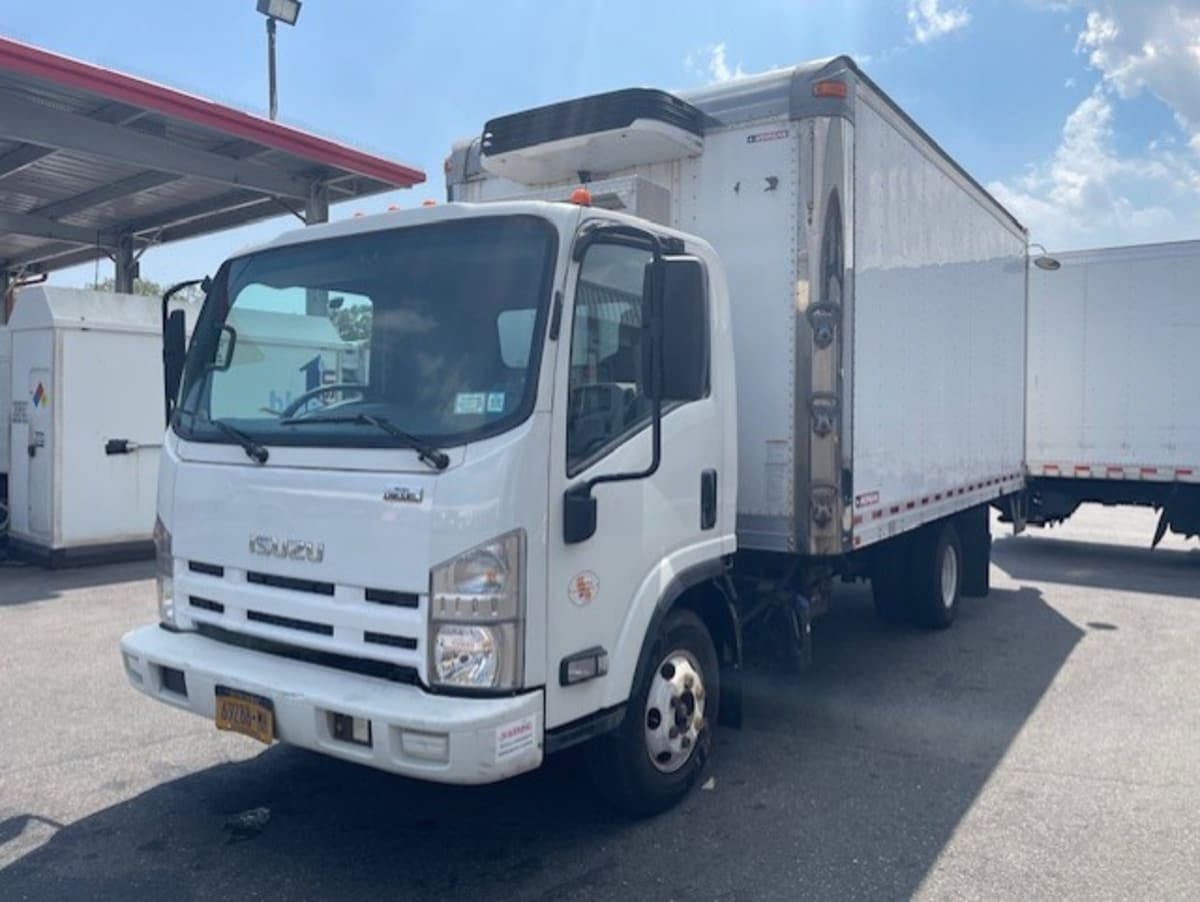 2016 ISUZU NPR HD in Farmingdale, NY