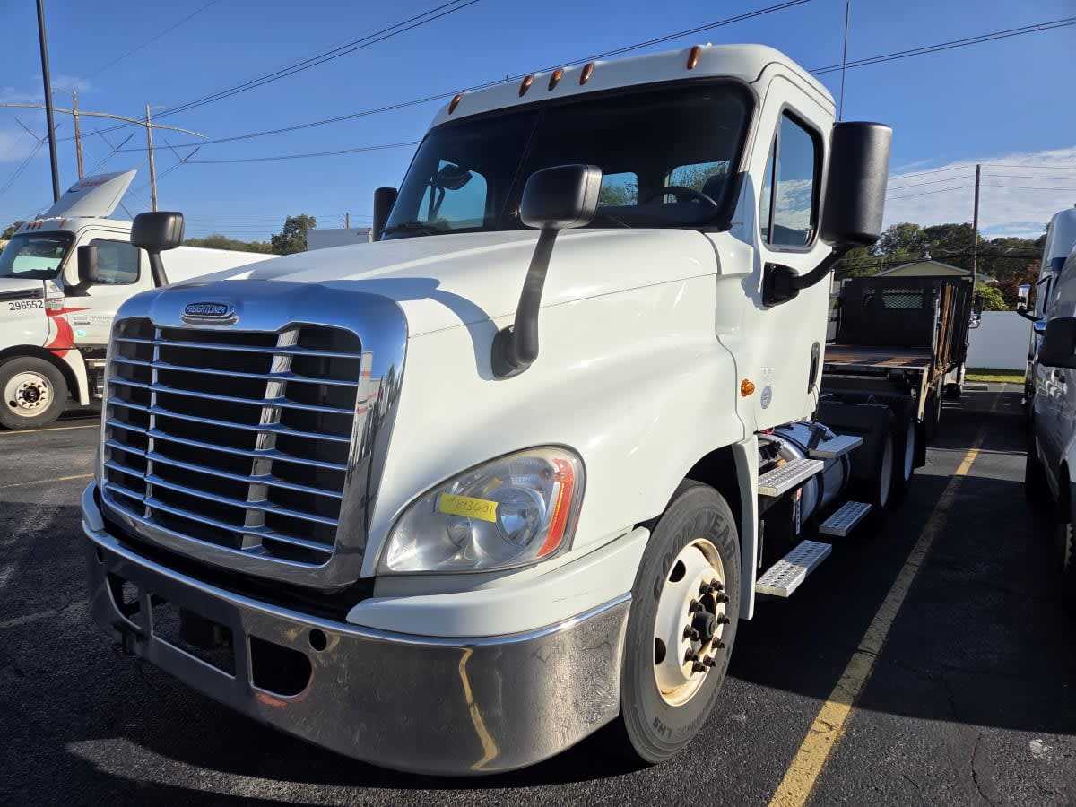 2019 FREIGHTLINER CASCADIA 125 in Allentown, PA