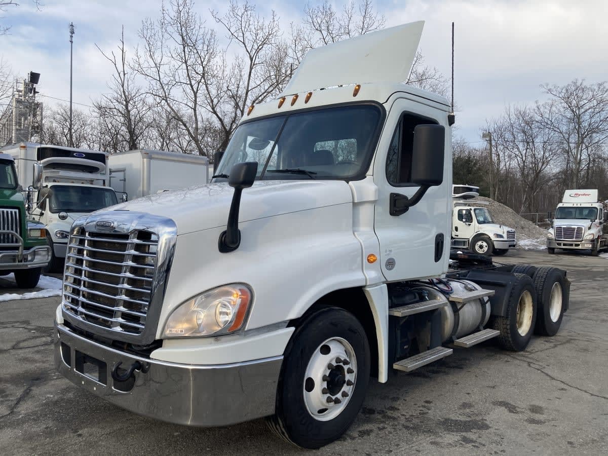 2019 FREIGHTLINER CASCADIA 125 in Springfield, MA
