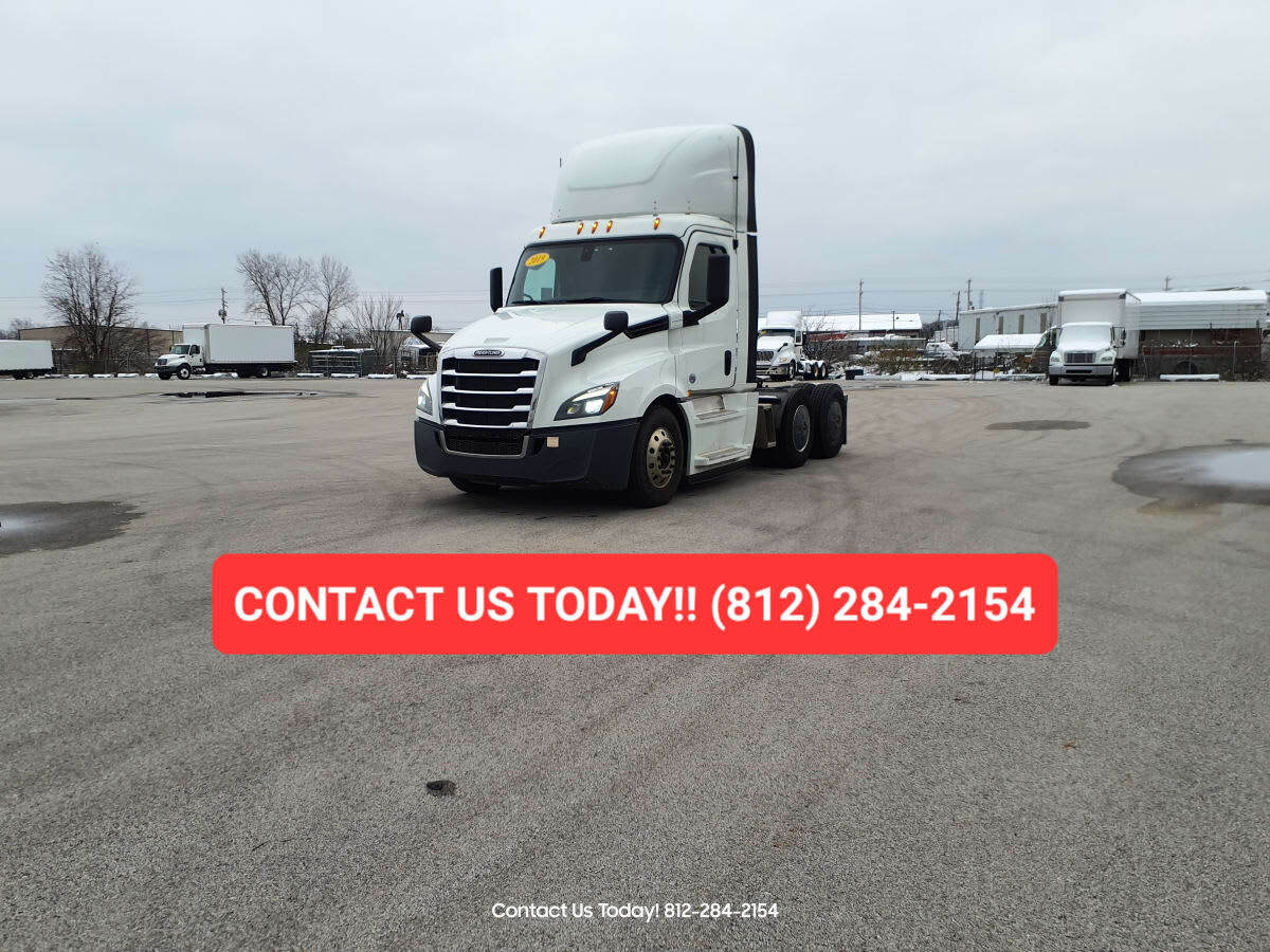 2019 FREIGHTLINER CASCADIA 126 in Clarksville, IN