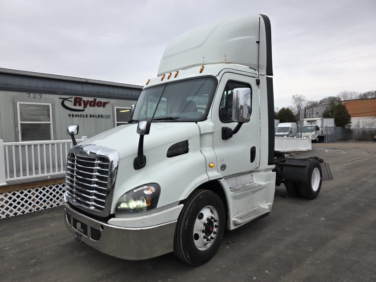 2019 FREIGHTLINER CASCADIA 113 in Bensalem, PA