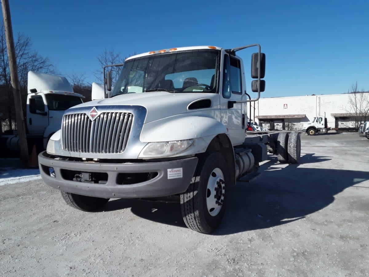2018 INTERNATIONAL 4300 in Pittsburgh, PA