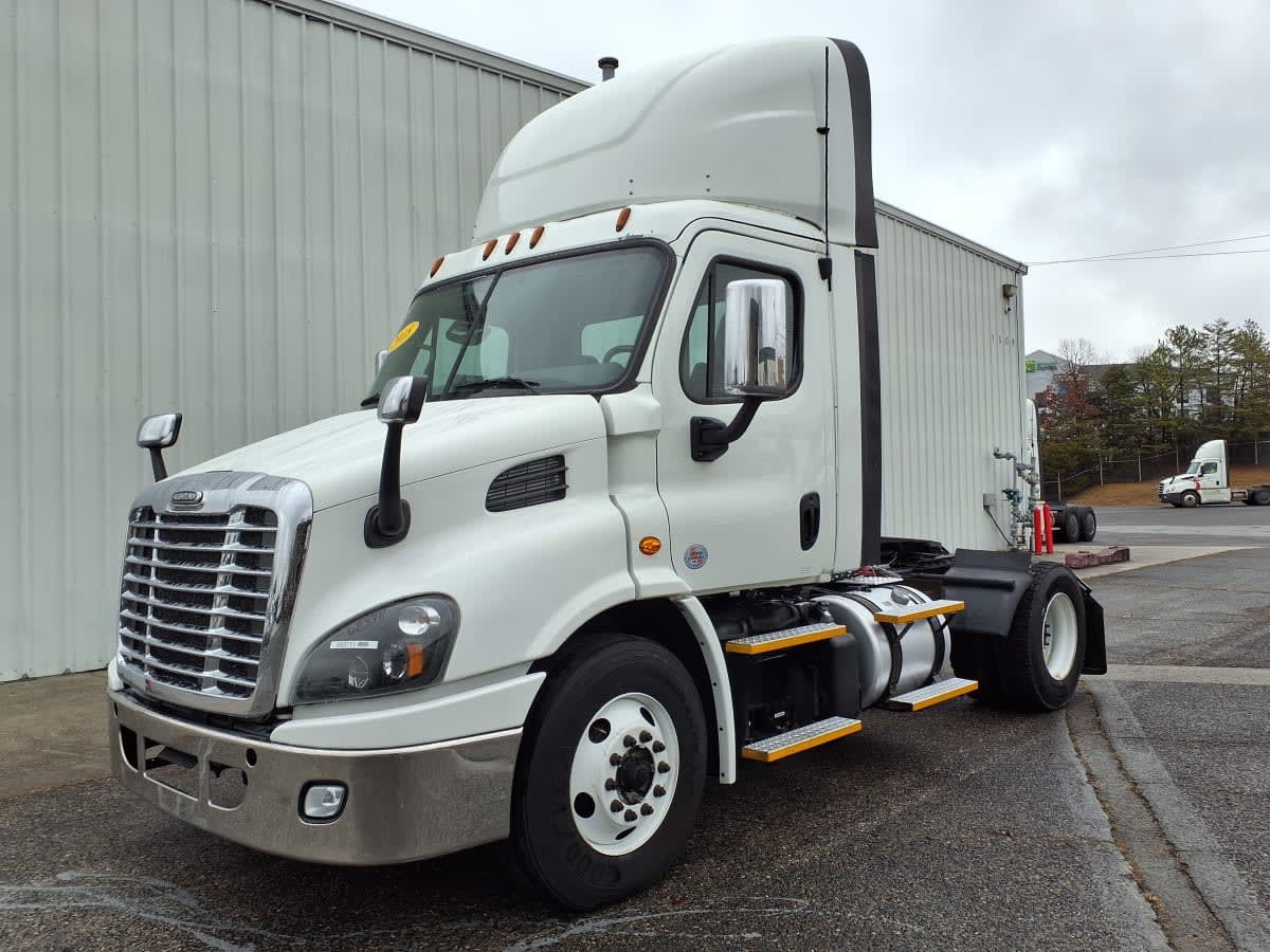 2018 FREIGHTLINER CASCADIA 113 in Knoxville, TN