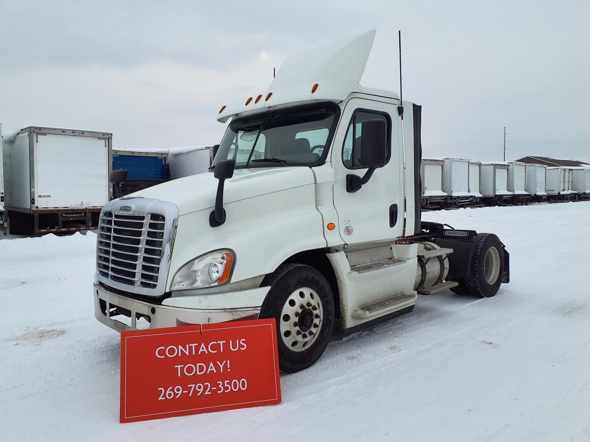 2017 FREIGHTLINER CASCADIA 125 in Wayland, MI